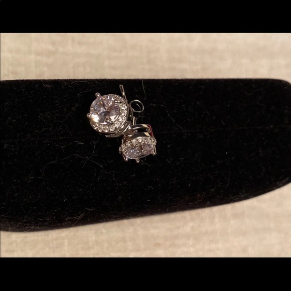 White sapphire 💯 Authentic - Picture 3 of 7